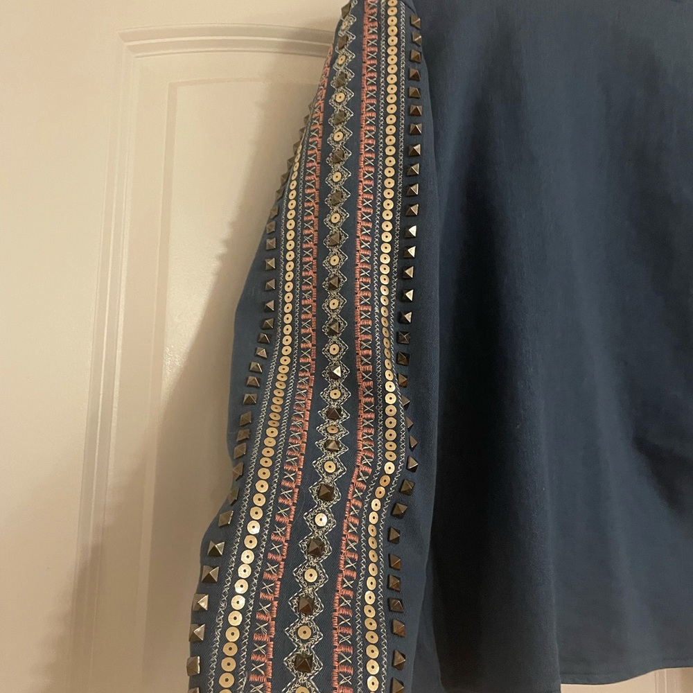 embossed denim jacket - Picture 5 of 9